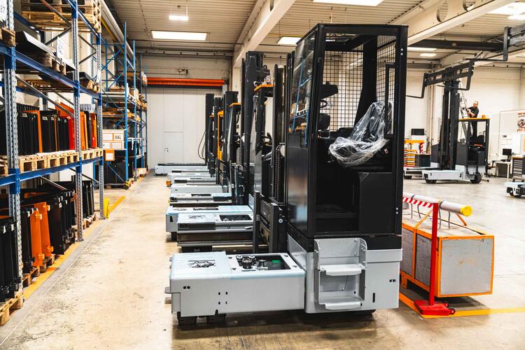 Hubtex Stapler in der Endabnahme