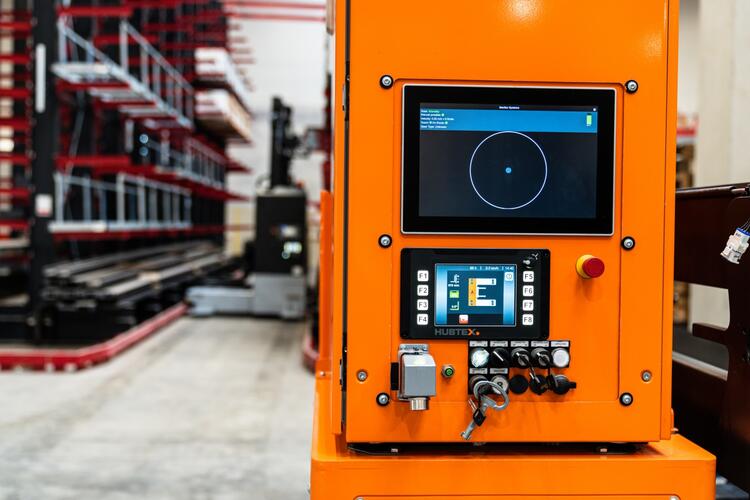 Phoenix AGV Stapler im Schmalgang