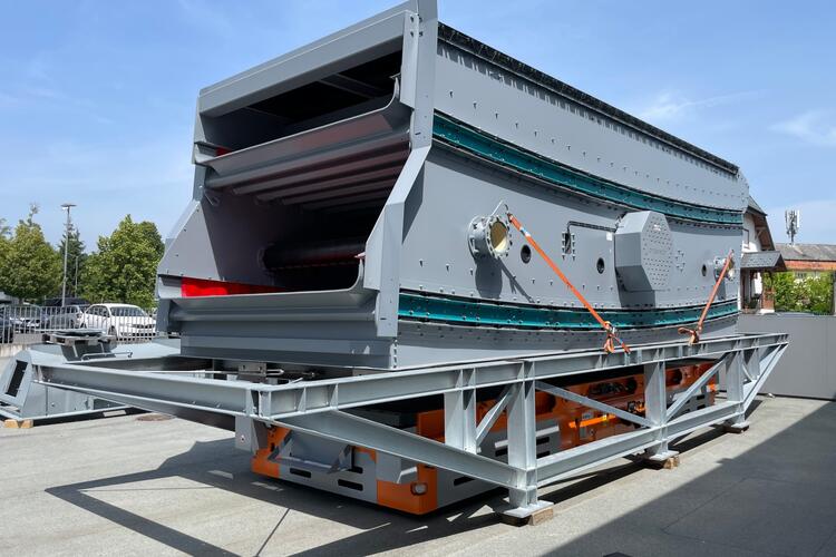 Schwerlastplattform SFX 40 im Einsatz bei Binder