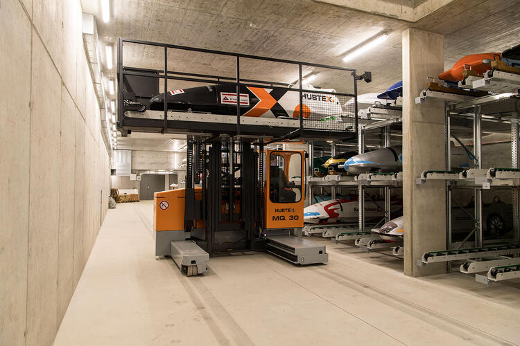 Bobschlitten Induktive Spurführung