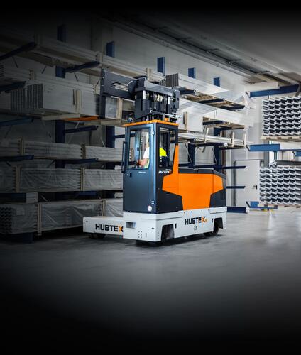 New Phoenix series of electric multidirectional sideloaders in operation