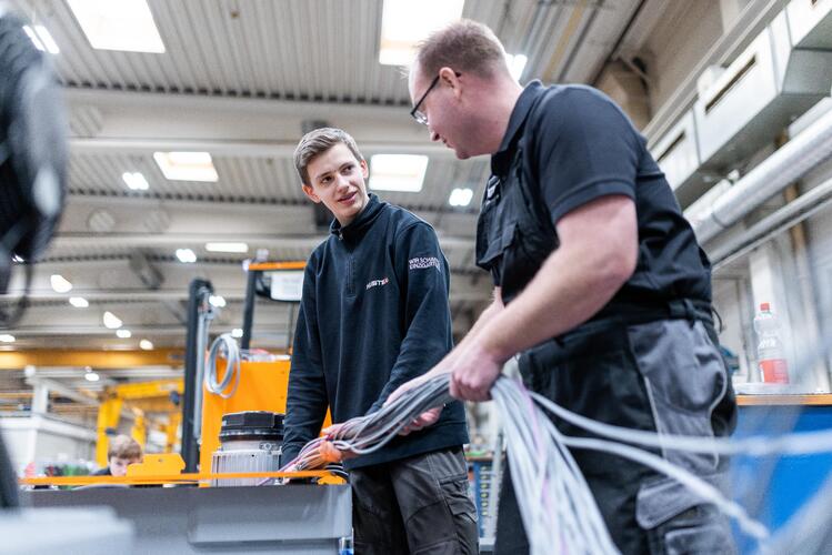 Ausbildender Elektroniker