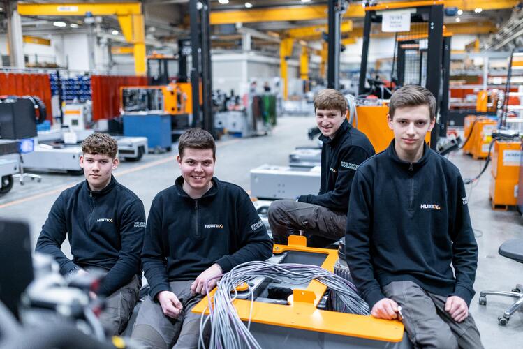 Elektroniker Auszubildende Gruppenfoto