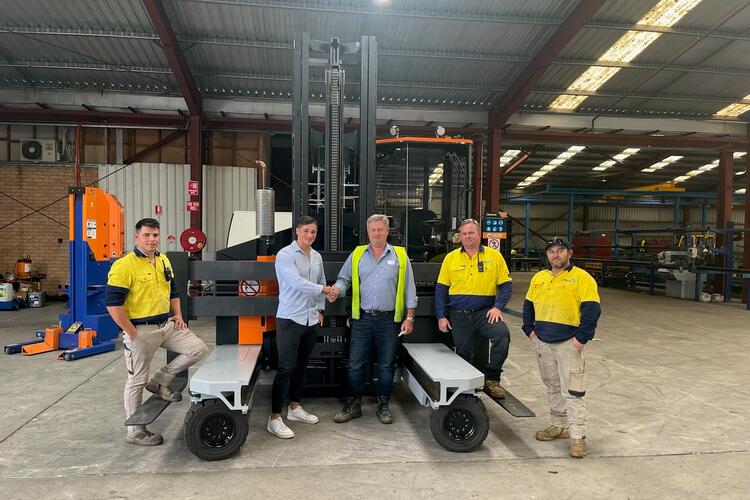 Auslieferung eines HUBTEX Staplers in Australien