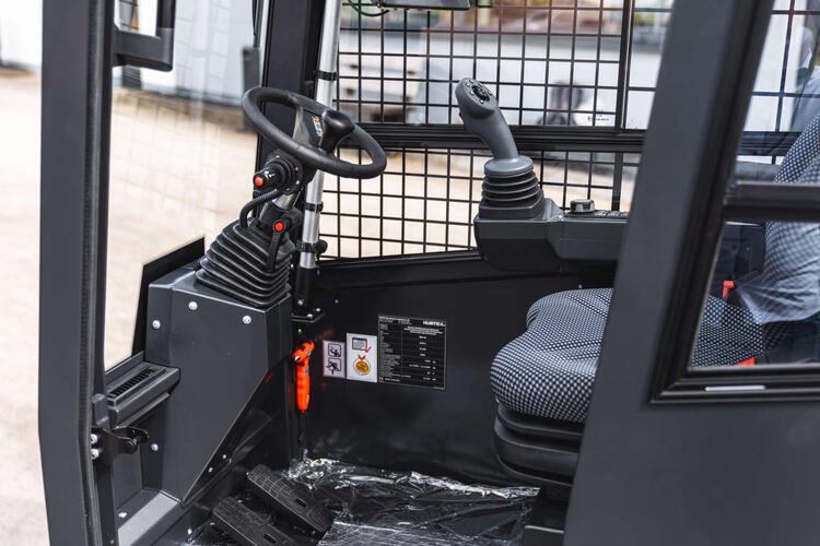 Hubtex MSL Mehrwege Seitenstapler Außengelände