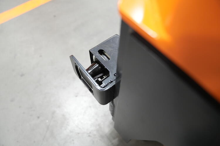 HUBTEX Clear Aisle Assist with Lidar sensors prevents narrow-aisle collisions using LiDAR laser technology