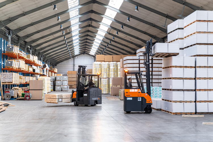 HUBTEX Stapler Flux 30 &amp; MQ 45 im Einsatz bei Tigris Building Solutions