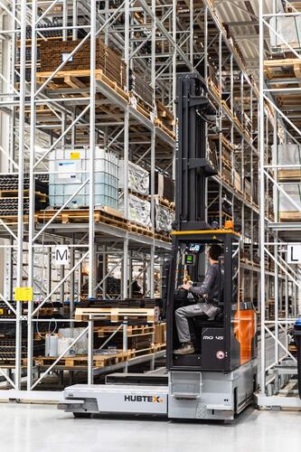 Hubtex Phoenix MQ45 ermöglicht Einlagern bis 11,5m