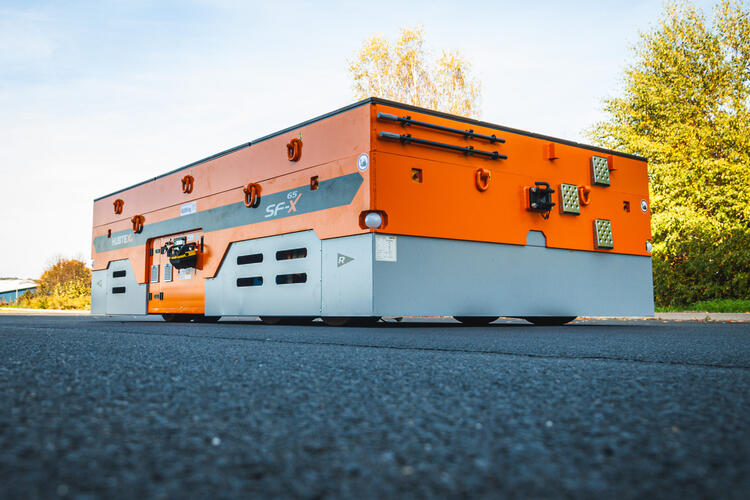 Hubtex SFX 65 self-propelled platform truck