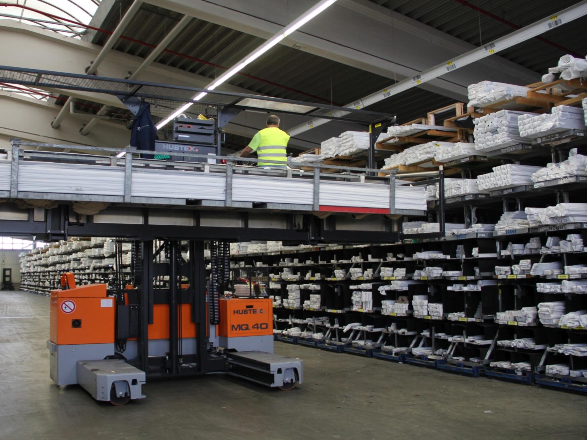 ESTL mit Kommissionierplattform