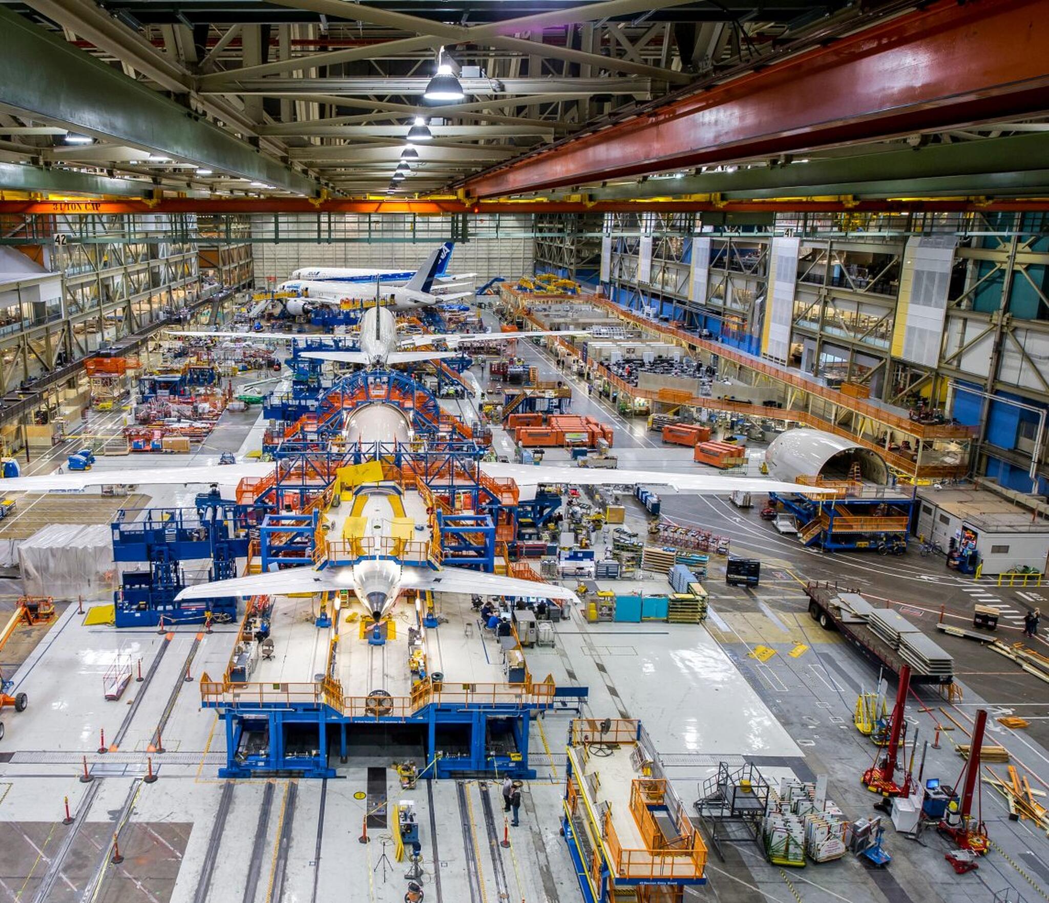 HUBTEX conveyor systems in use in the aviation industry