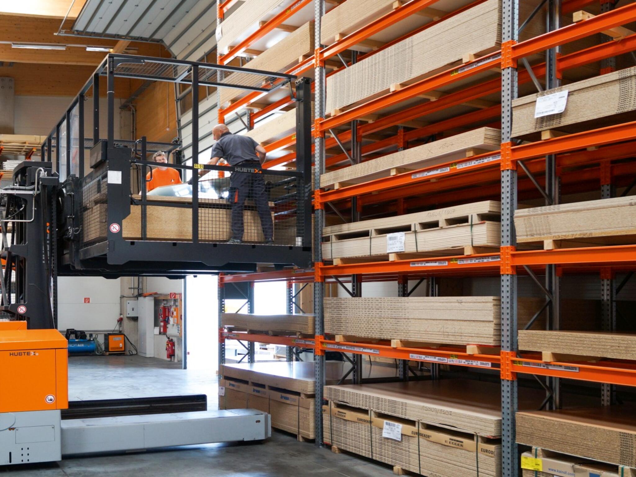 Picking sheets in the timber industry using a HUBTEX platform