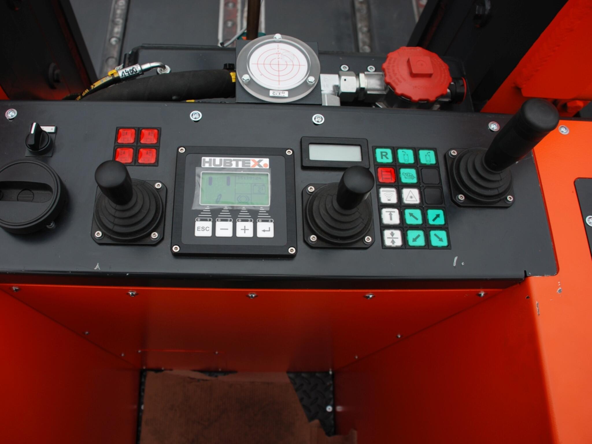 Das Bedienpult eines HUBTEX Werkzeugwechslers.