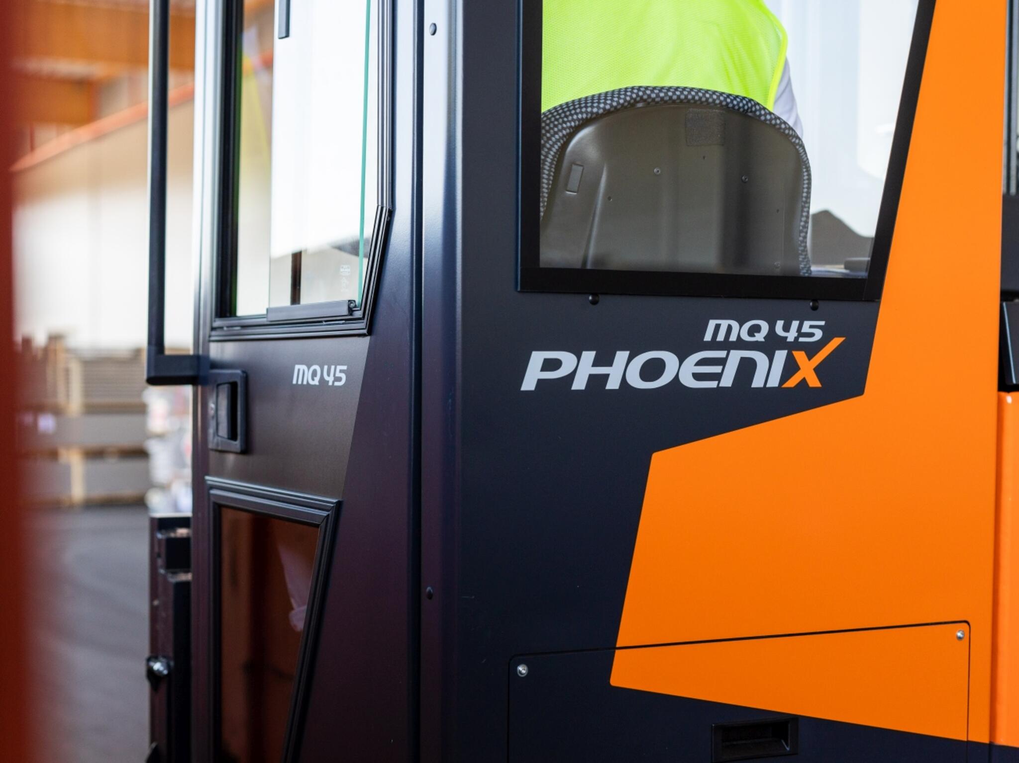 The HUBTEX multidirectional sideloader PhoeniX