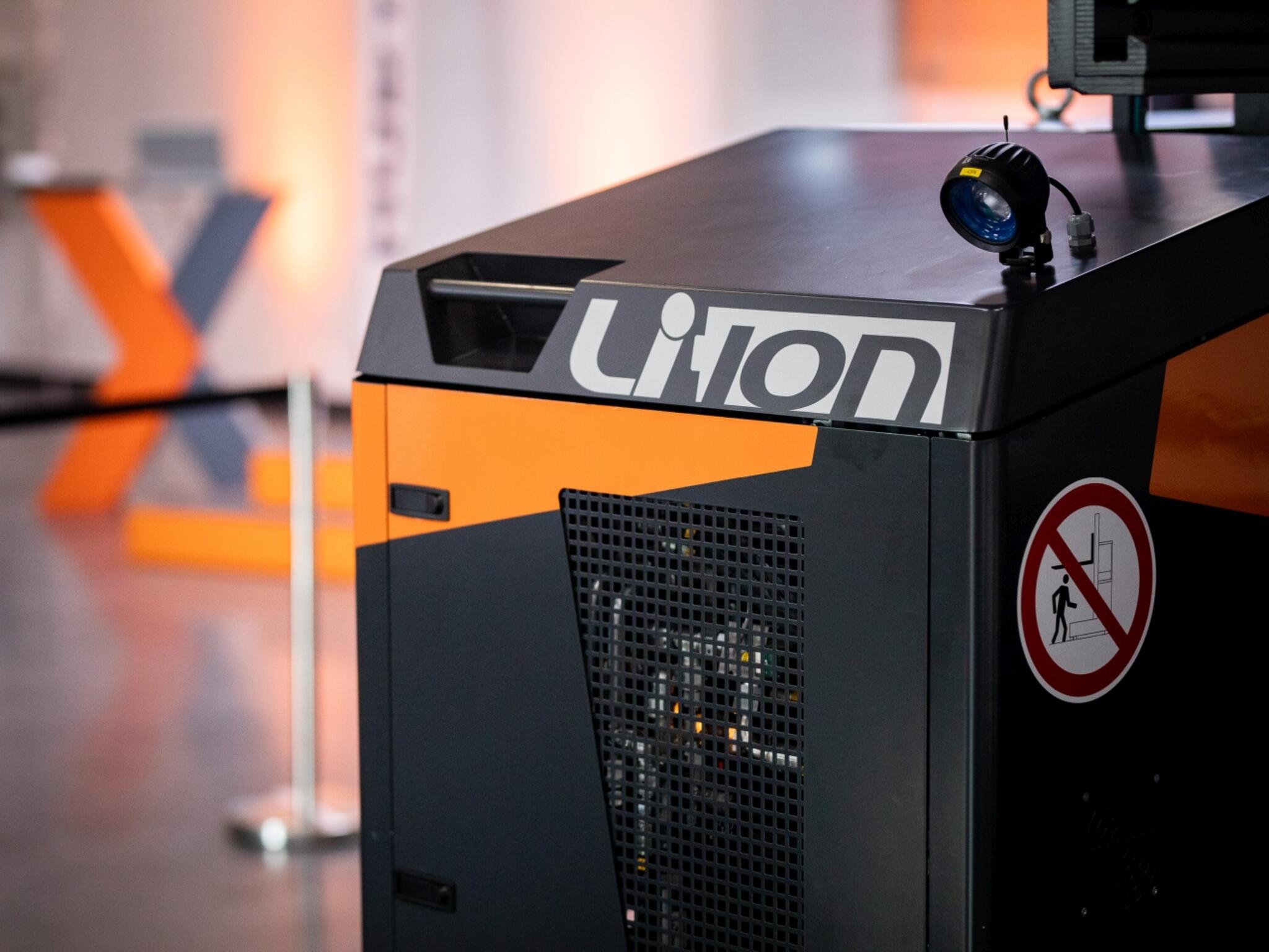 Automatisierte Lösungen von HUBTEX im Bereich Mehrwege-Stapler