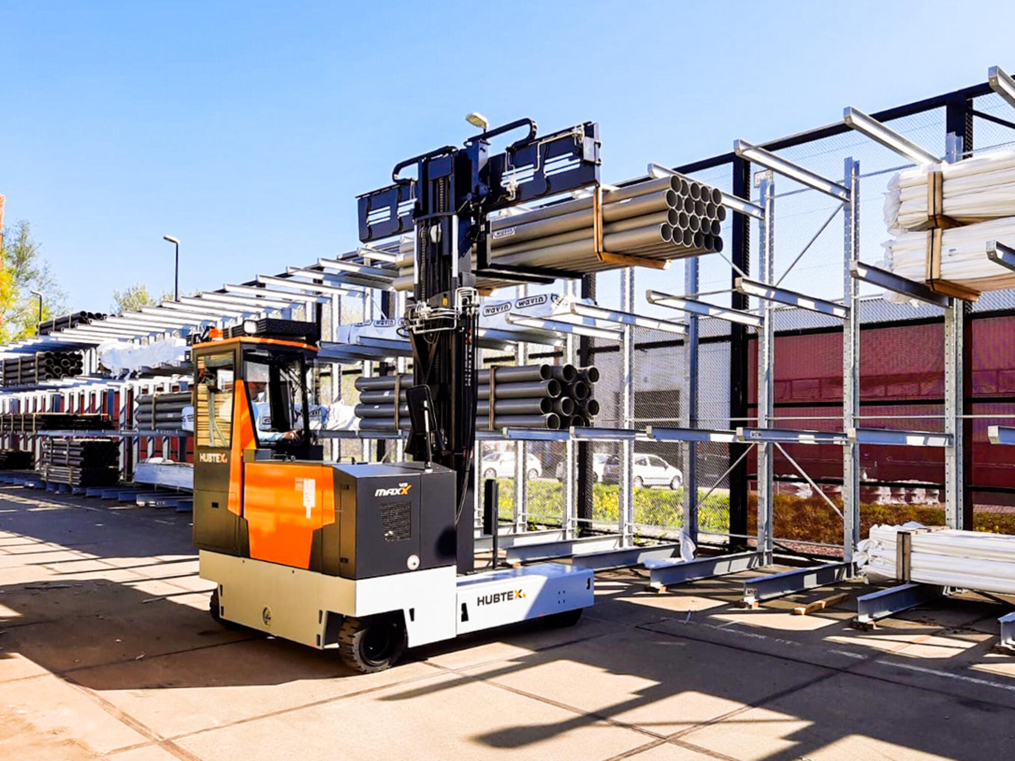MaxX 45 multi-way forklift transports pipes