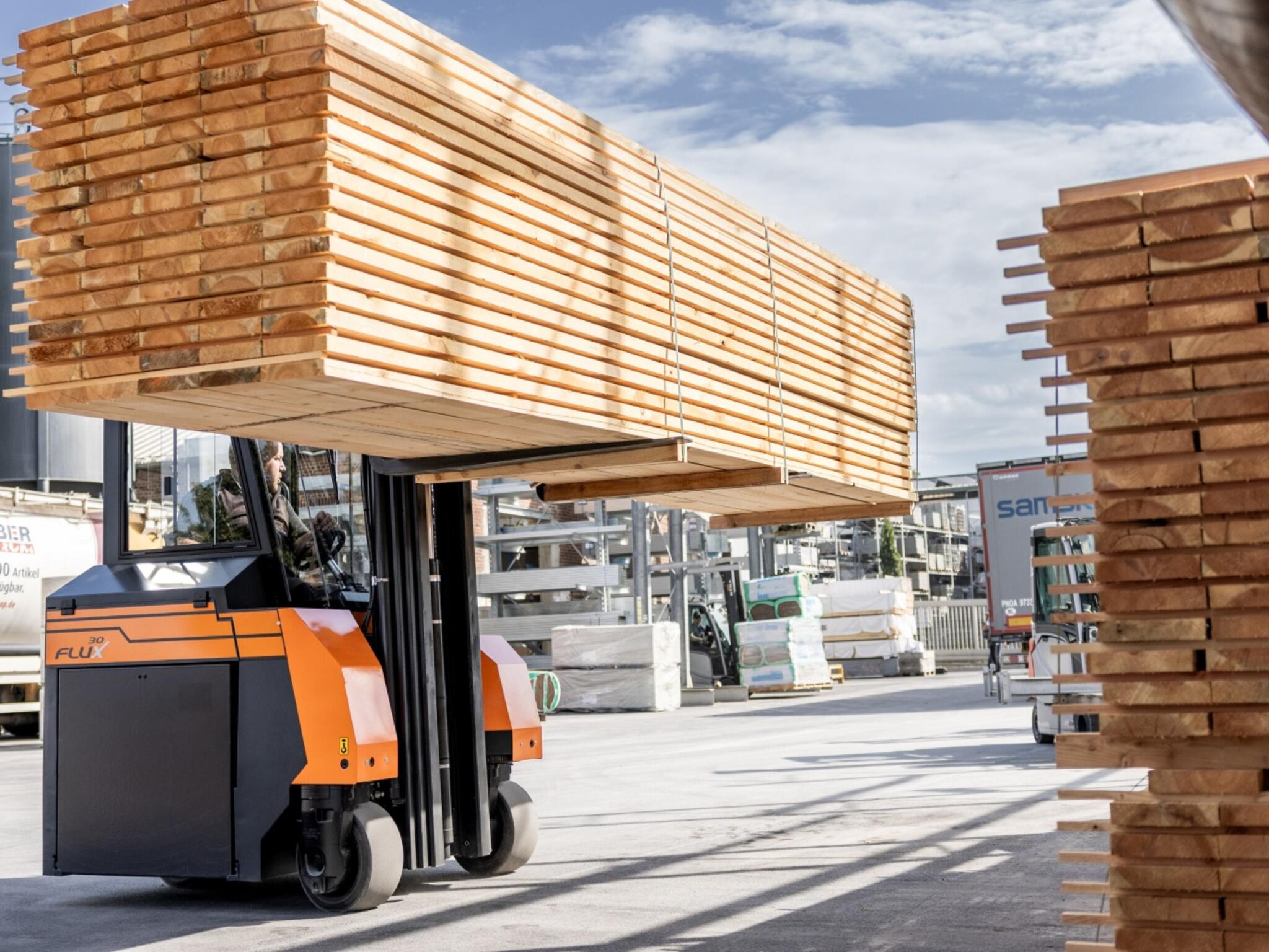 The FLUX 2-in-1 stacker can be used flexibly as a front and side stacker.