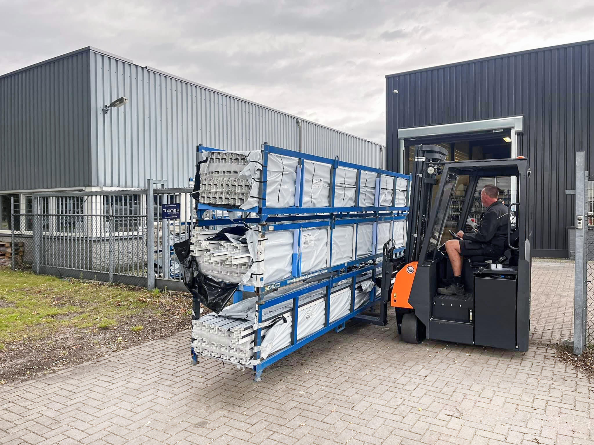 HUBTEX FluX Counterbalance Truck Outdoor