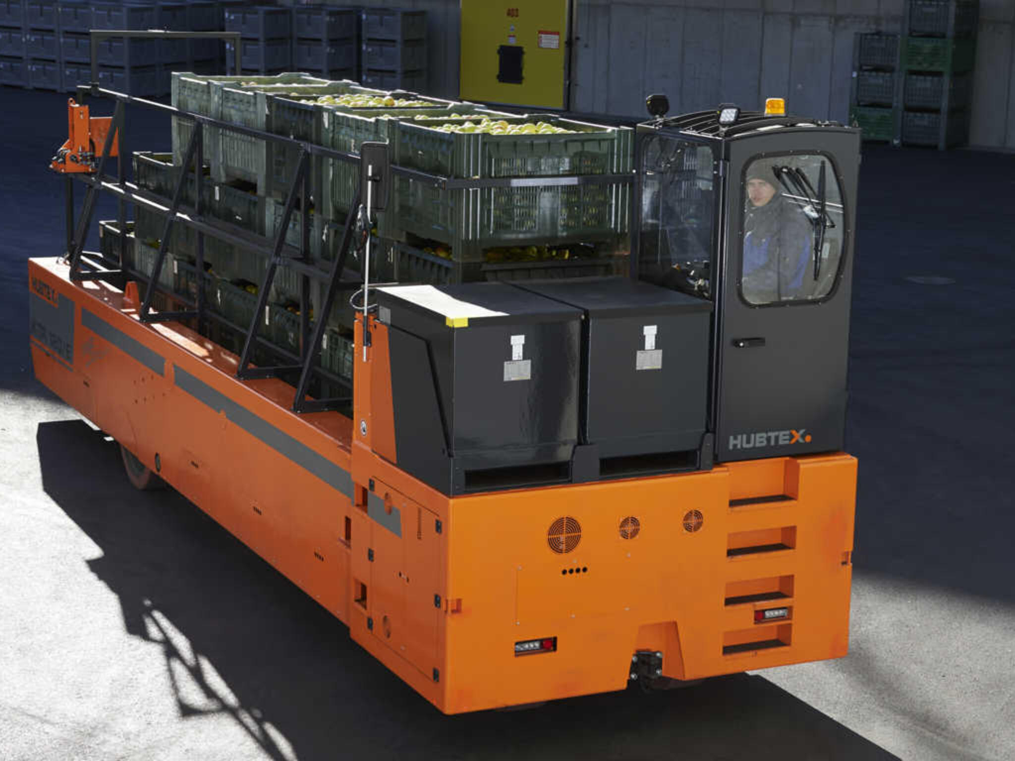 HUBTEX Apfelkistentransporter KTR 120 bei Mivor in Aktion