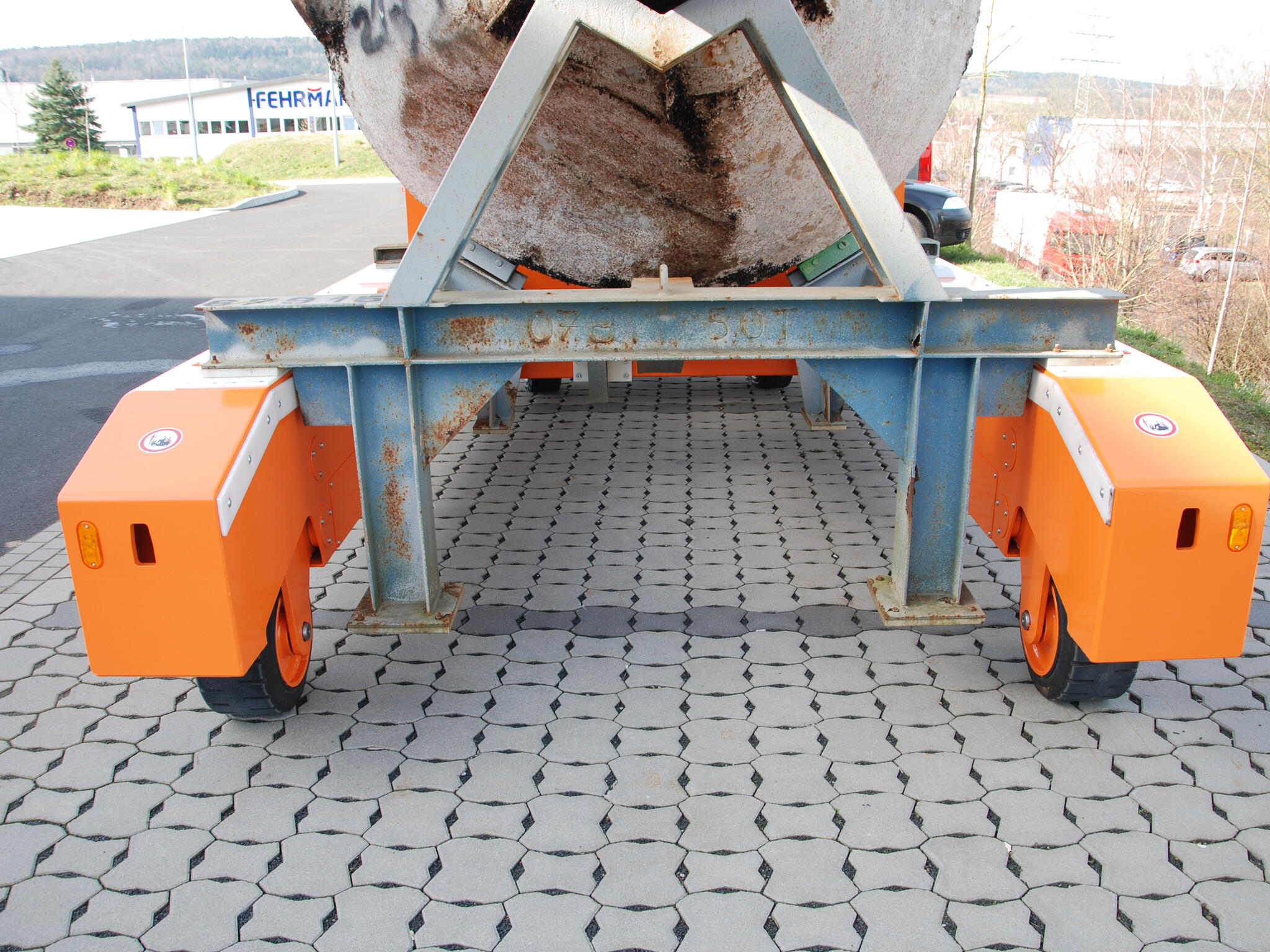 HUBTEX Wasserzeichen Transporter CT: Lastaufnahme durch Lastgestell