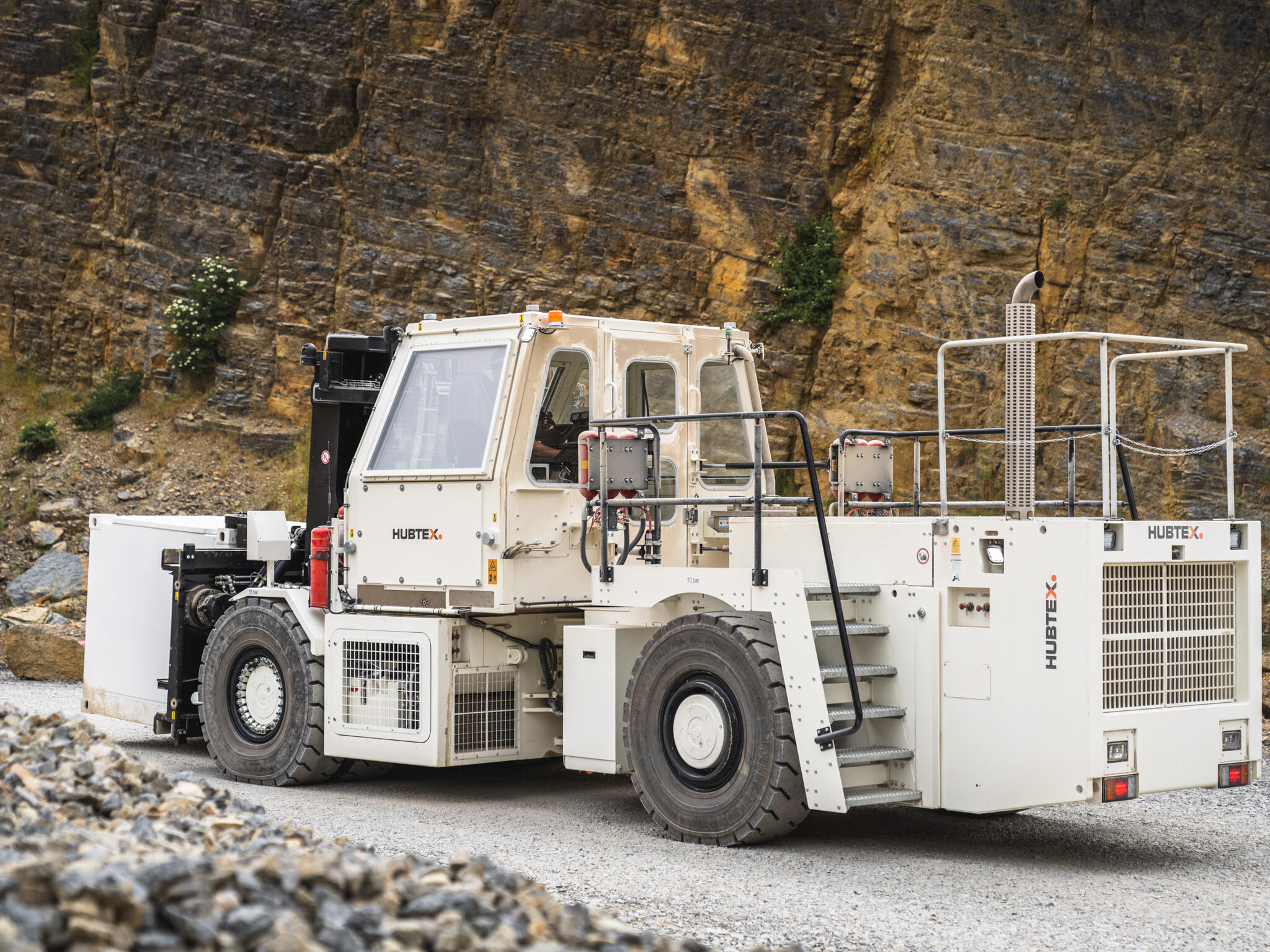 HUBTEX SF stacker for BGE from behind