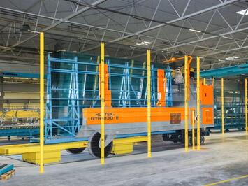 Gestellhandling des HUBTEX GTR am Stacker