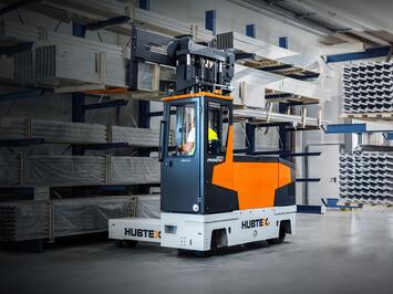 Phoenix ESTL multi-directional forklift in building materials trade