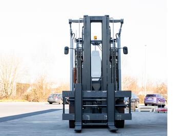 HUBTEX Schwerlast Kompaktstapler mit Hubmast für perfekte Rundumsicht