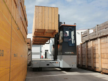 HUBTEX Electric Outdoor Forklift