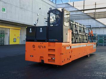 HUBTEX Apfelkistentransporter KTR 120 bei der täglichen Arbeit