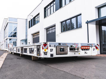 HUBTEX Schwerlast Plattform SFX im Außenbereich mit Nivellierfunktion