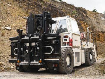HUBTEX SF stacker for BGE close-up in the quarry