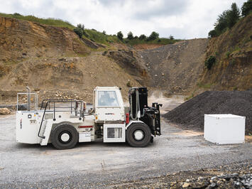 HUBTEX SF stacker for BGE is in the quarry with a load