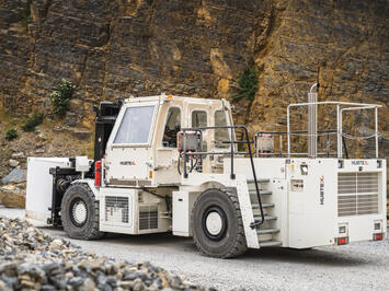 HUBTEX SF stacker for BGE from behind