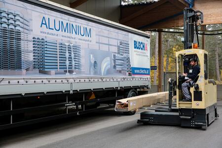 Mehrwegestapler Aluminium Transport bei BLECHA