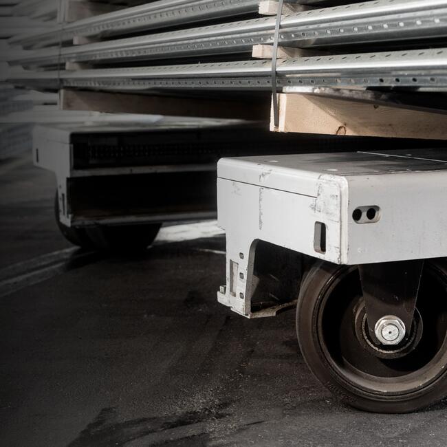 Heftruck banden zijn te zien