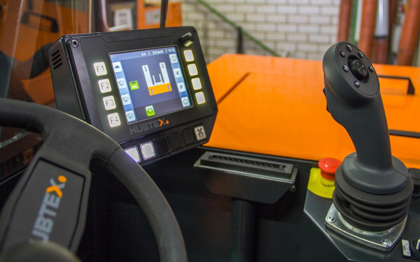 The HIT3 information terminal on the HUBTEX PhoeniX multidirectional sideloader
