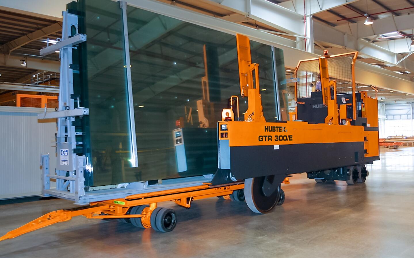 HUBTEX GTR 330 glass frame transporter in operation