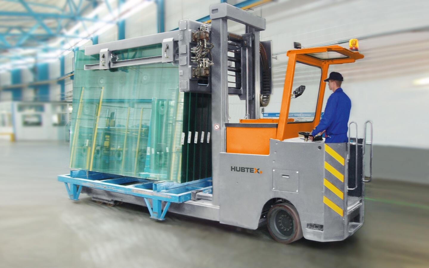 HUBTEX GTT glass frame transporter in operation