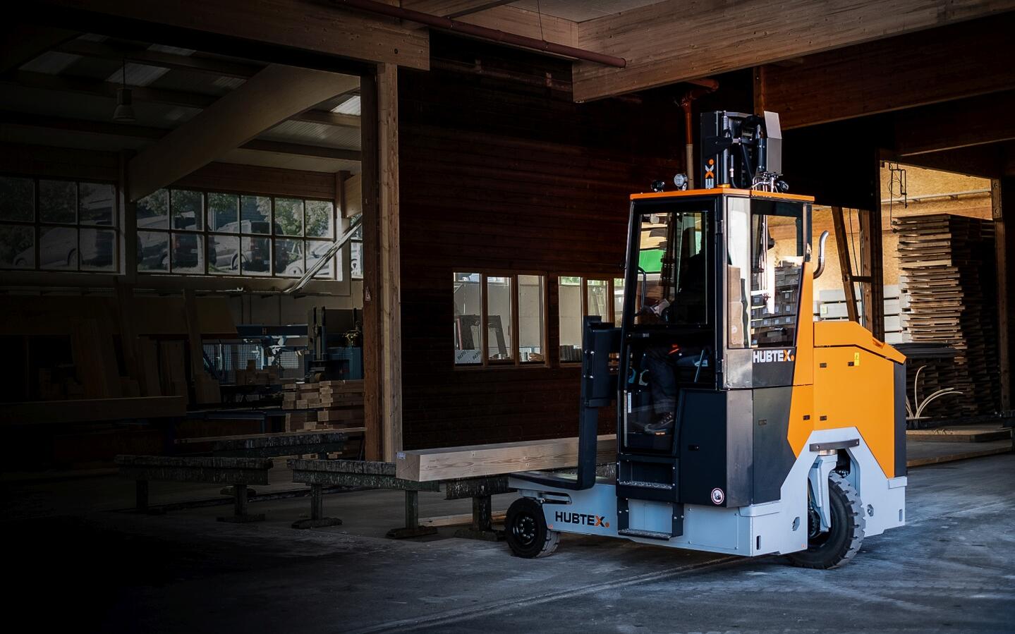 HUBTEX DQ-X utilisé chez un constructeur de maisons préfabriquées