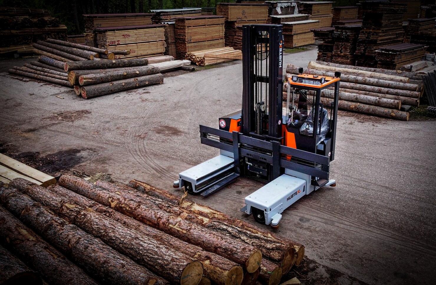 MaxX multi-directional forklift in the wood industry