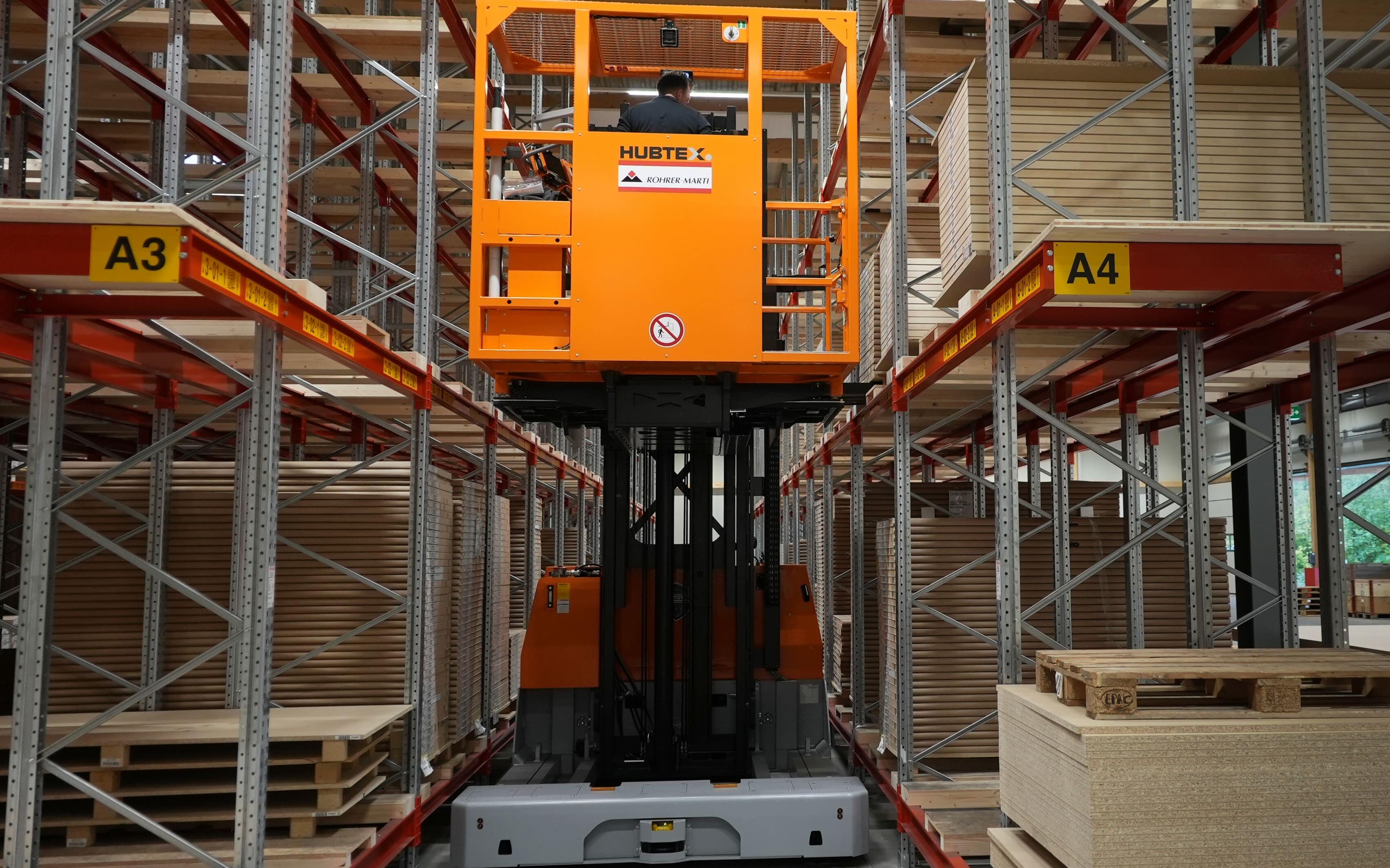 Sicher Türen kommissionieren mit dem HUBTEX MK 15