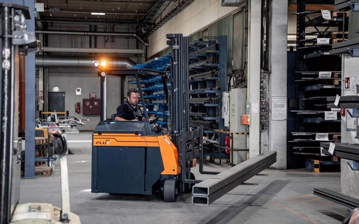 HUBTEX Multi Directional Counterbalance Forklift Flux30