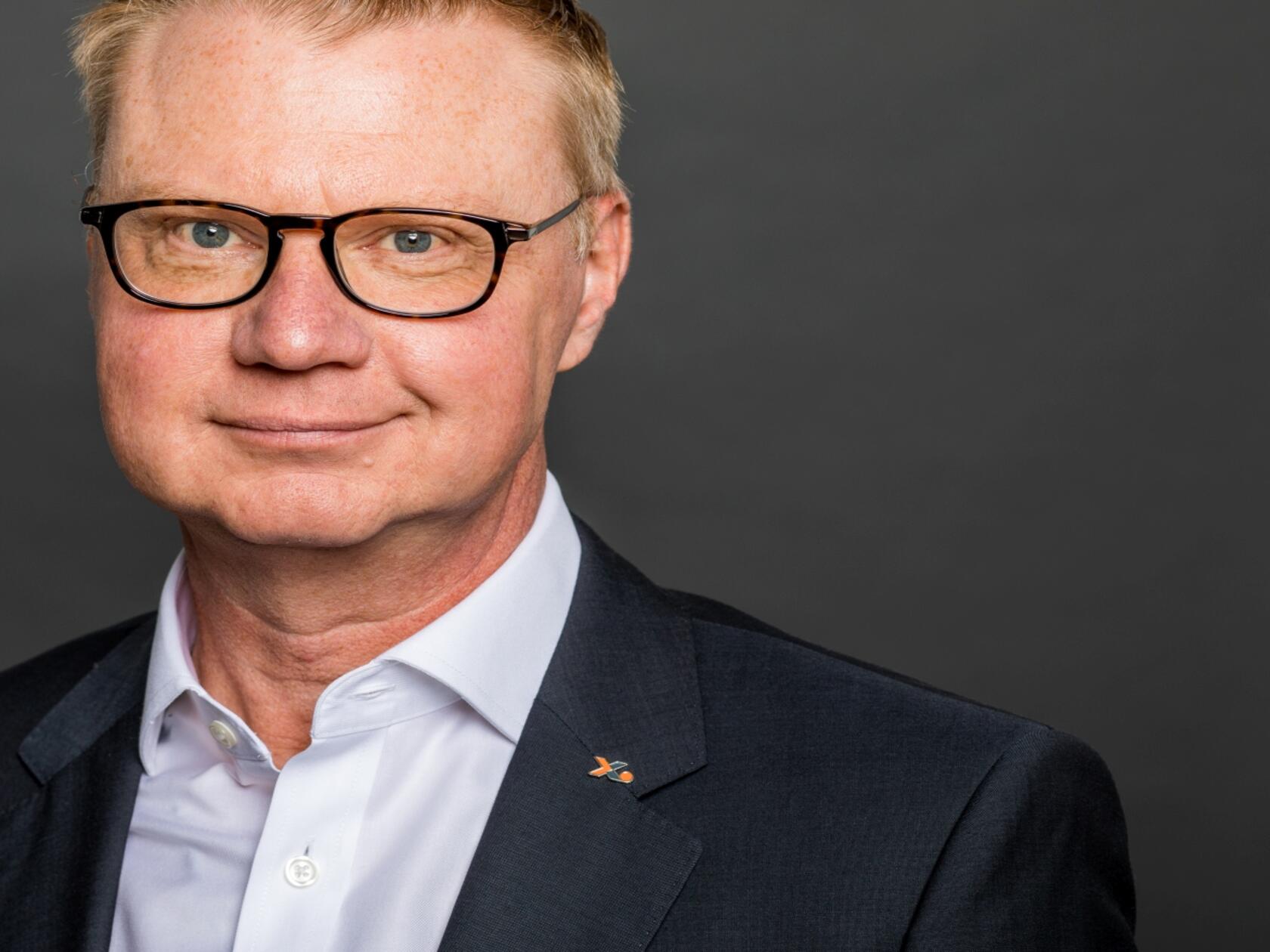 Dyrektor ds. dystrybucji — Hans-Joachim Finger
