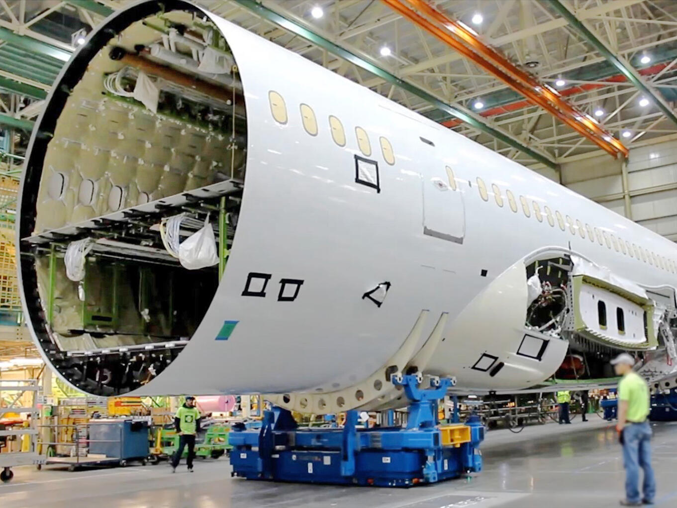 Semi to fully automated solutions for the aviation industry | HUBTEX
