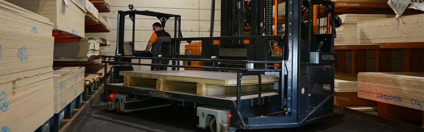 Der HUBTEX MQ70 mit abnehmbarer Kommissionierplattform