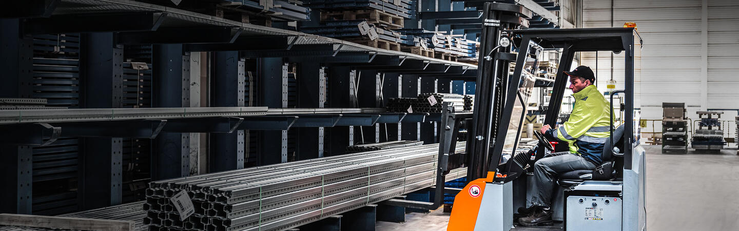 Flux transportiert lange Aluminiumteile