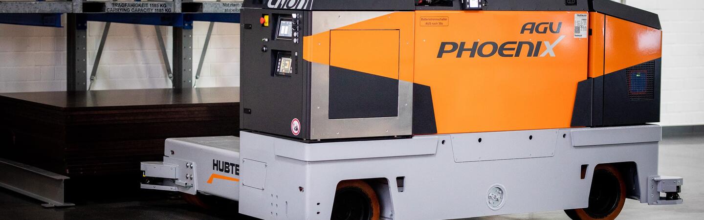 Phoenix AGV Mehrwegestapler Lasernavigation