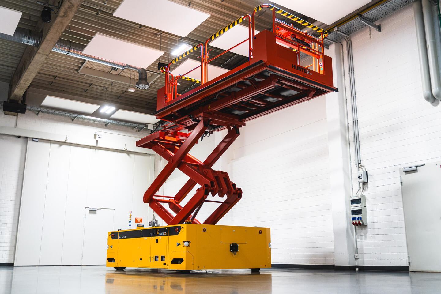 EPL platforms offer comprehensive collision protection through sensors, cameras, and automatic safety systems.